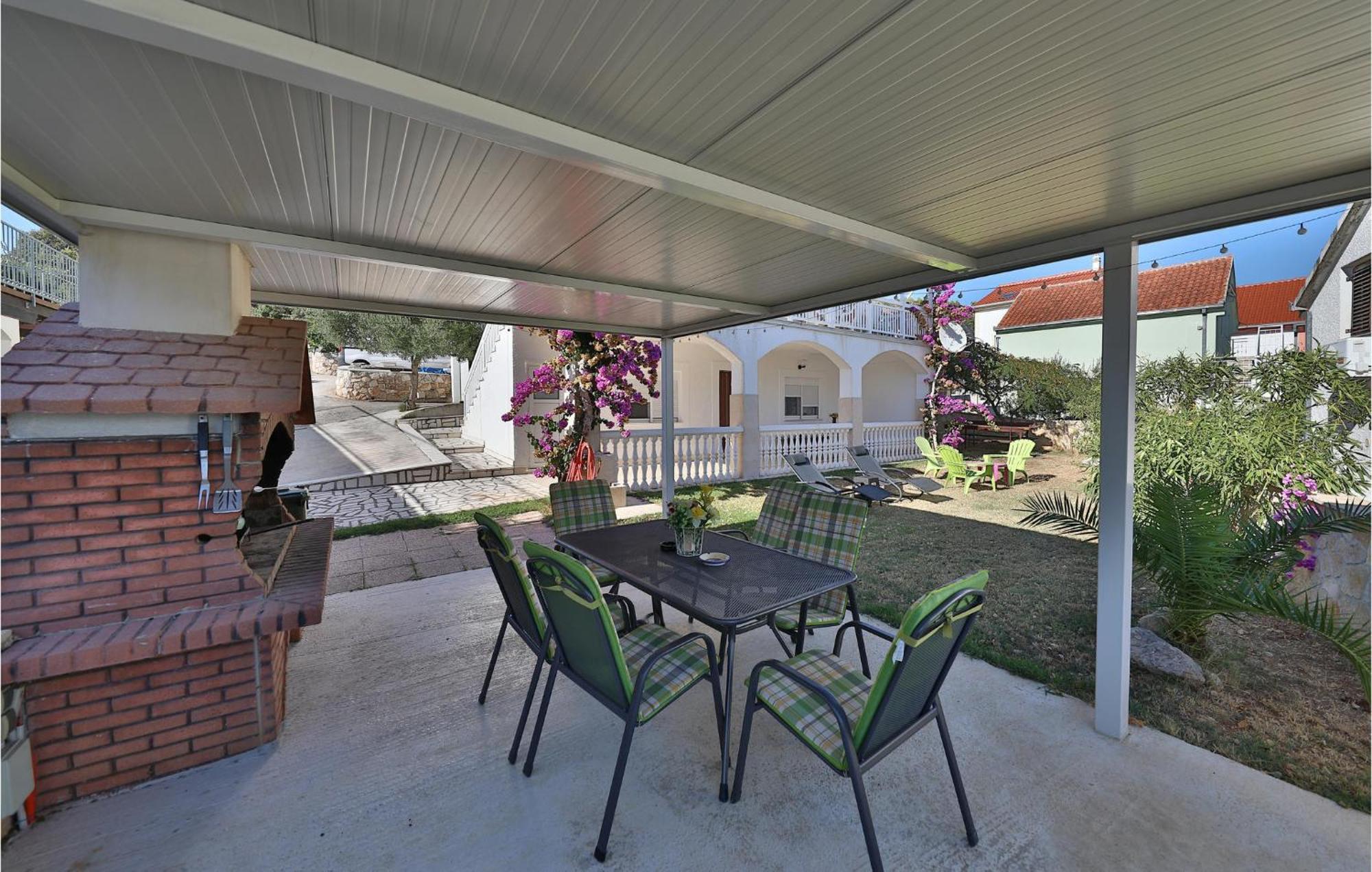 2 Bedroom Cozy Apartment In Marina Exterior photo
