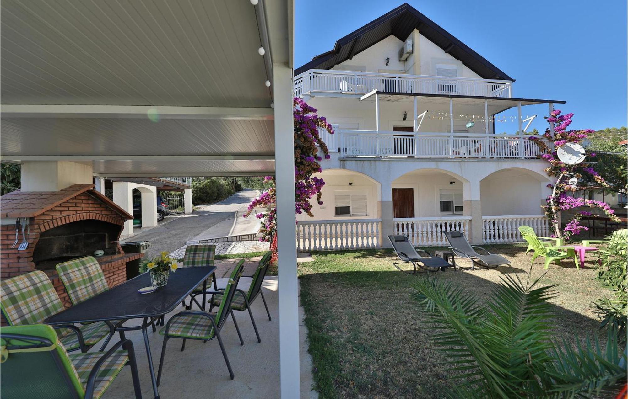 2 Bedroom Cozy Apartment In Marina Exterior photo