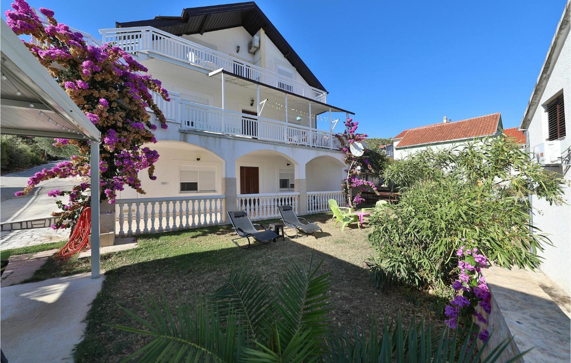 2 Bedroom Cozy Apartment In Marina Exterior photo