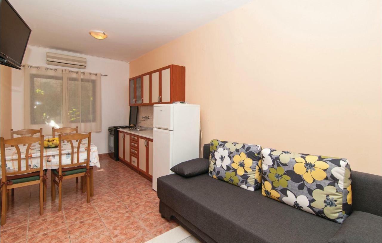 2 Bedroom Cozy Apartment In Marina Exterior photo